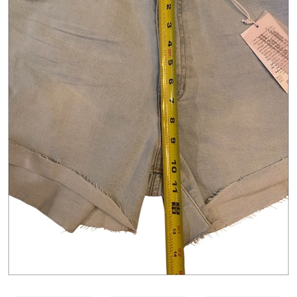 Dear John High Rise Shorts Size 32 - Picture 4 of 7